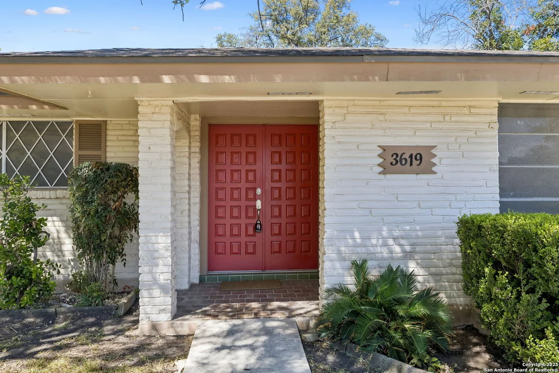 Photo of 3619 Mapleton