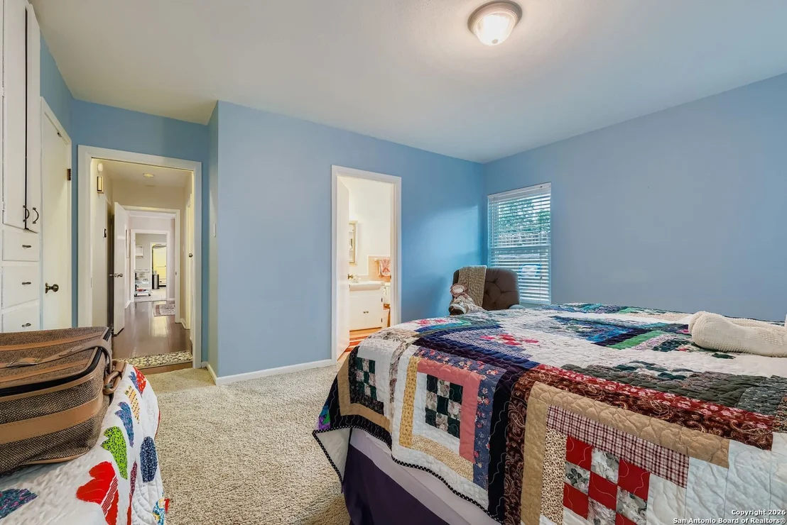 Photo of 615 CAVE LN