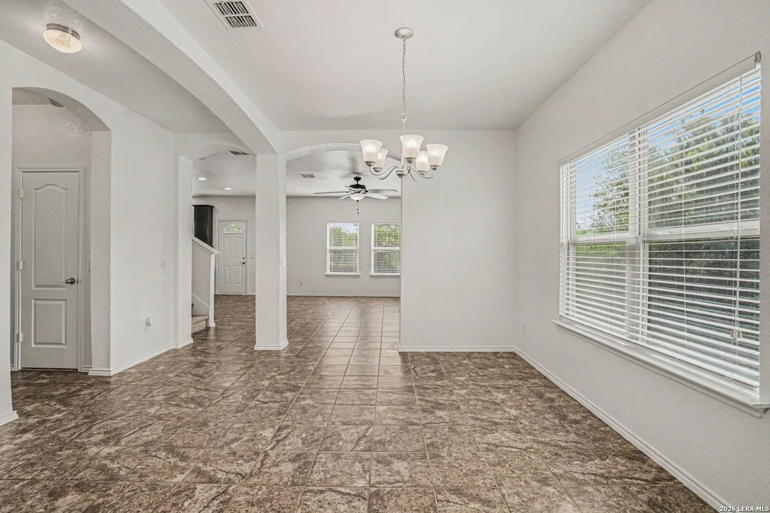 Photo of 8410 Puente