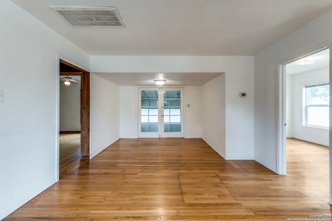 Photo of 106 Field Crest Dr