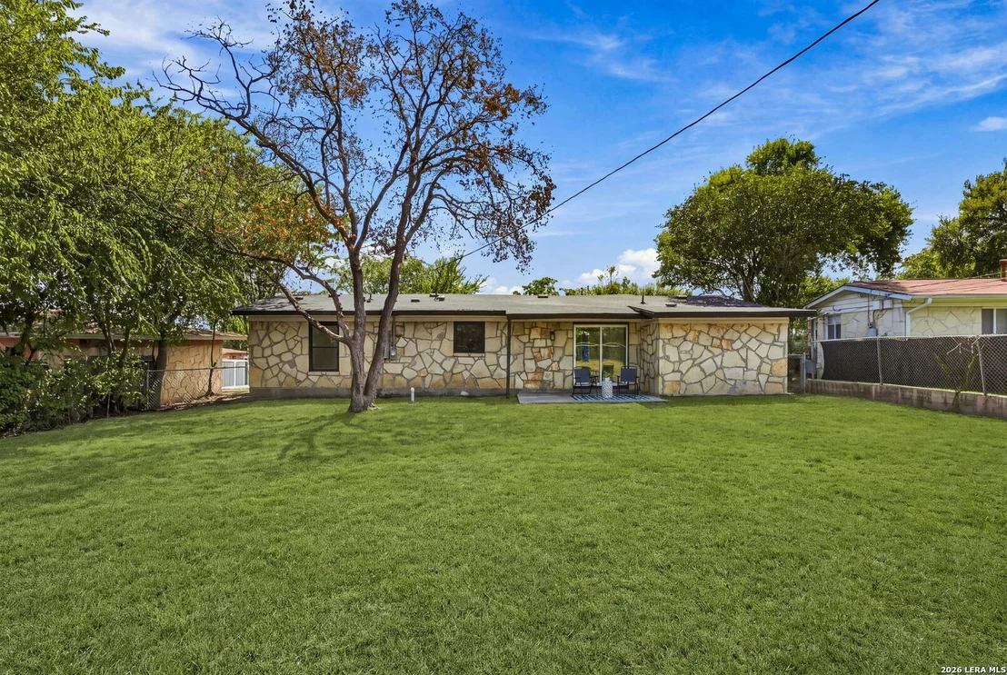 Photo of 359 BARBARA DR