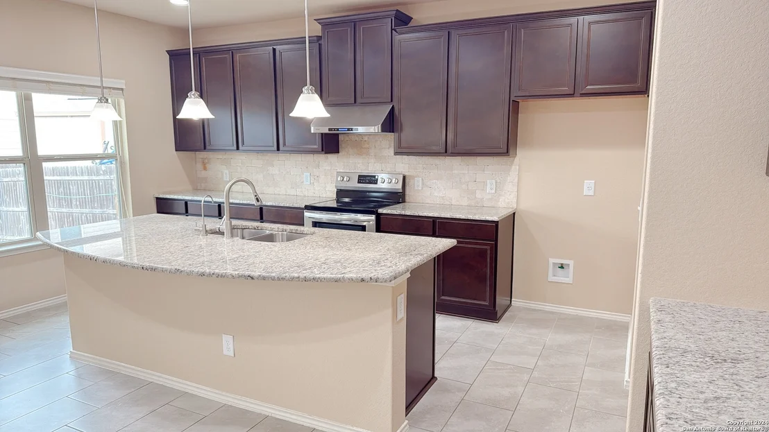 Photo of 8411 PUENTE