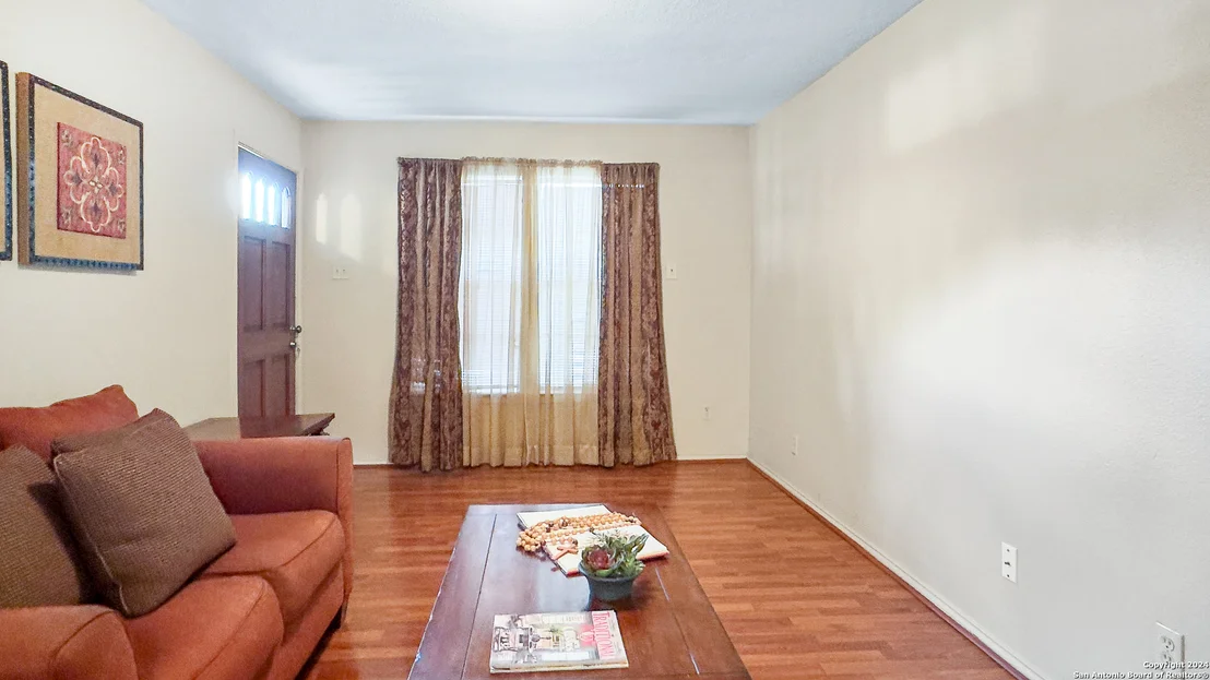 Photo of 331 Aaron Pl