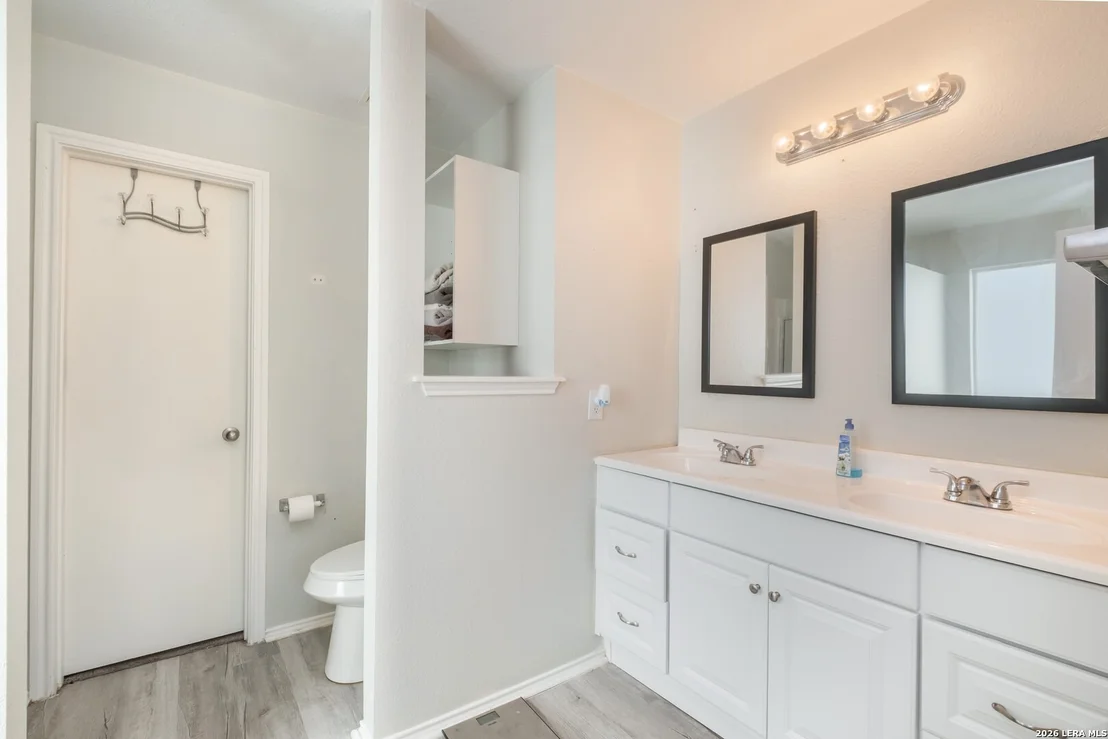 Photo of 24703 Maple Crest