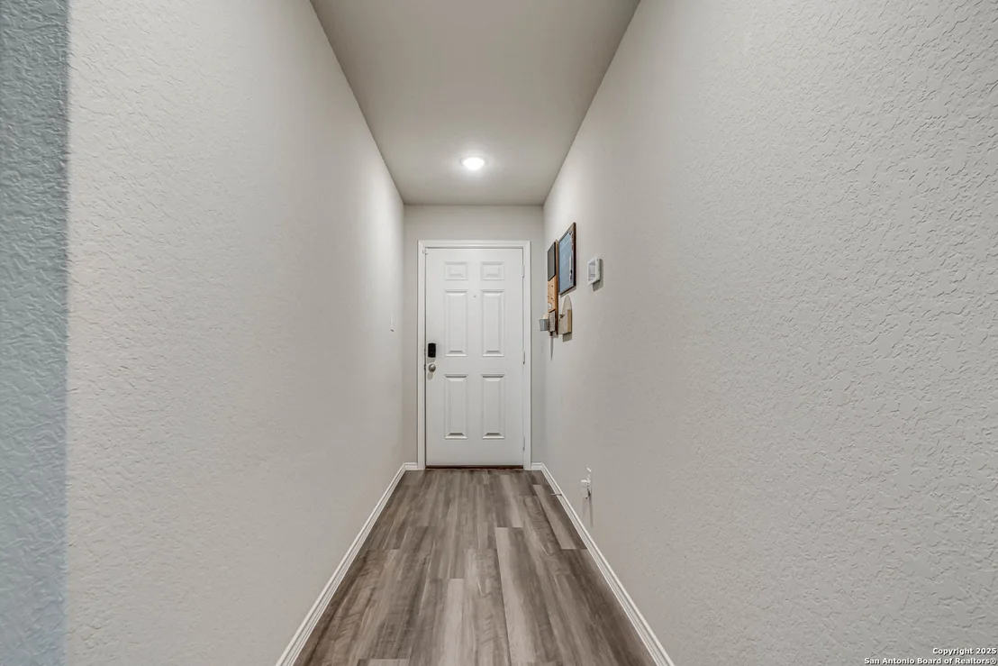 Photo of 10214 Robbins Bluff