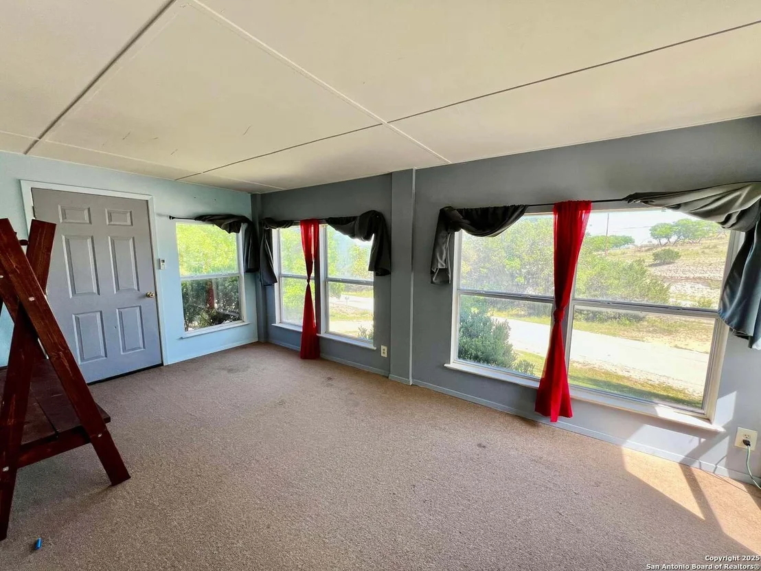 Photo of 147 Silver Creek