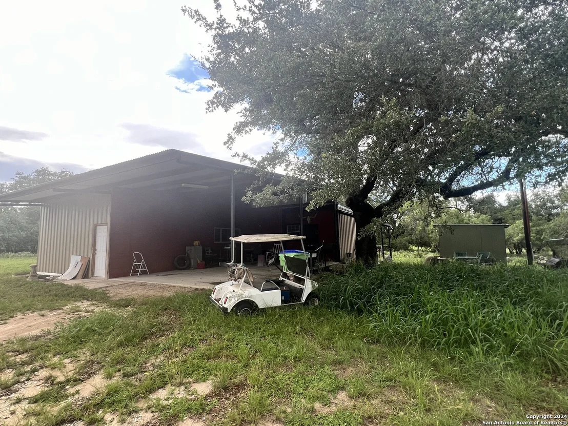 Photo of 290 River Oaks