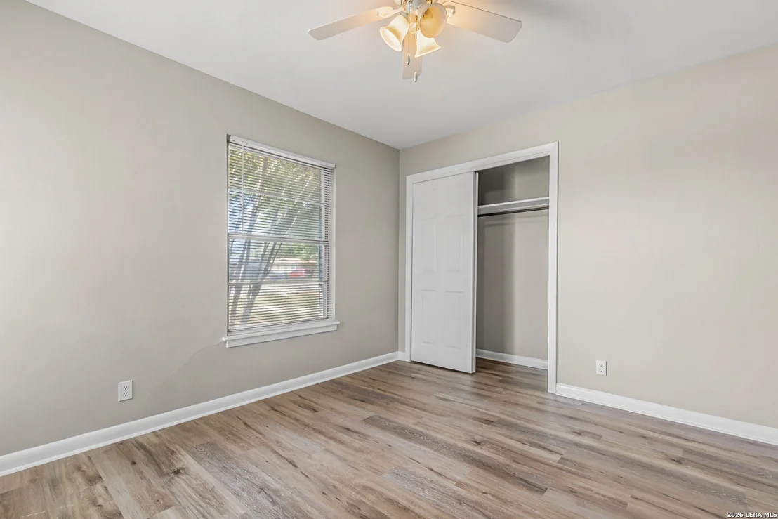 Photo of 1327 OBLATE DR