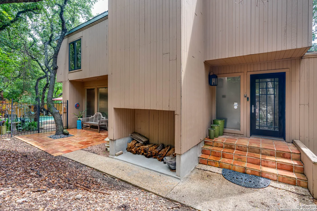Photo of 2102 COPPER HILL DR