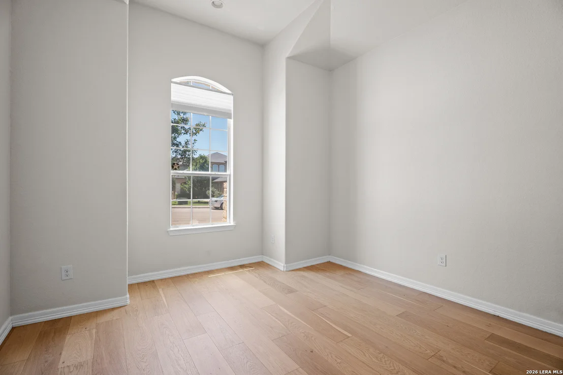 Photo of 6131 Lowrie