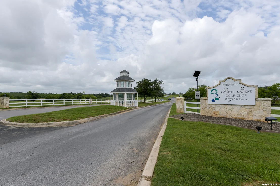 Photo of 469 MIDDLE GREEN LOOP