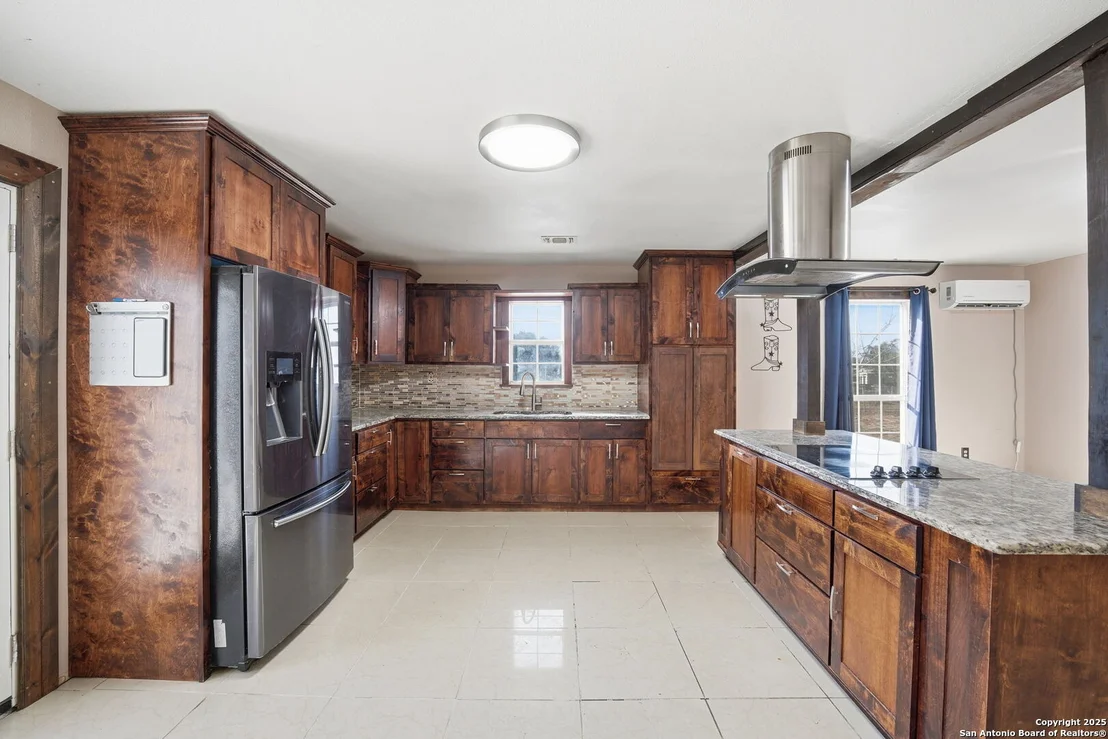 Photo of 1037 county road 7711