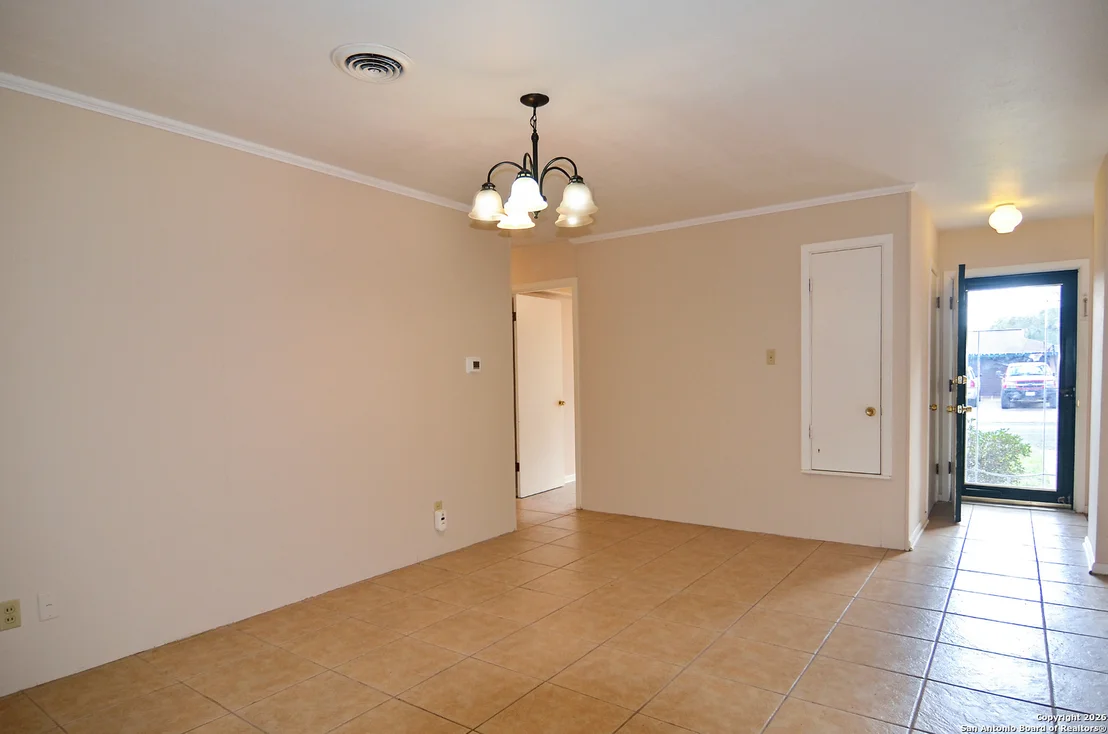 Photo of 1407 Mockingbird Lane