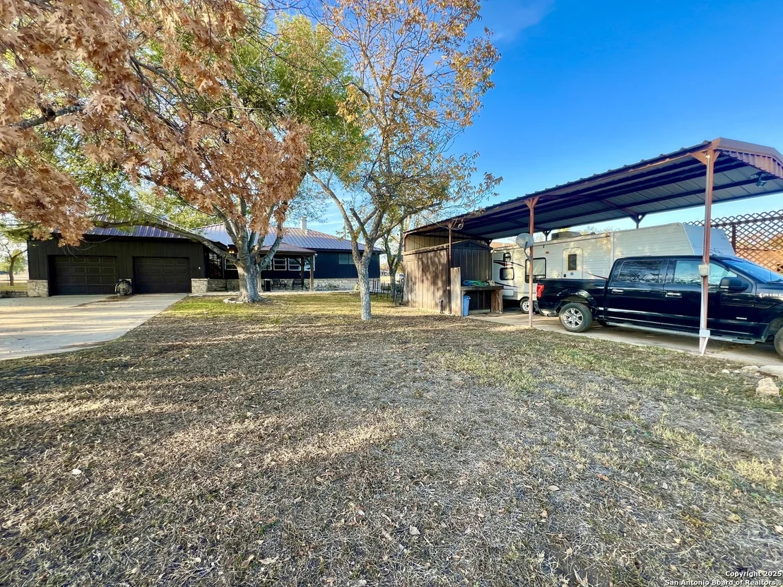 Photo of 433 Fort Clark Rd