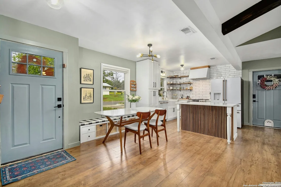 Photo of 10707 Mount Ida