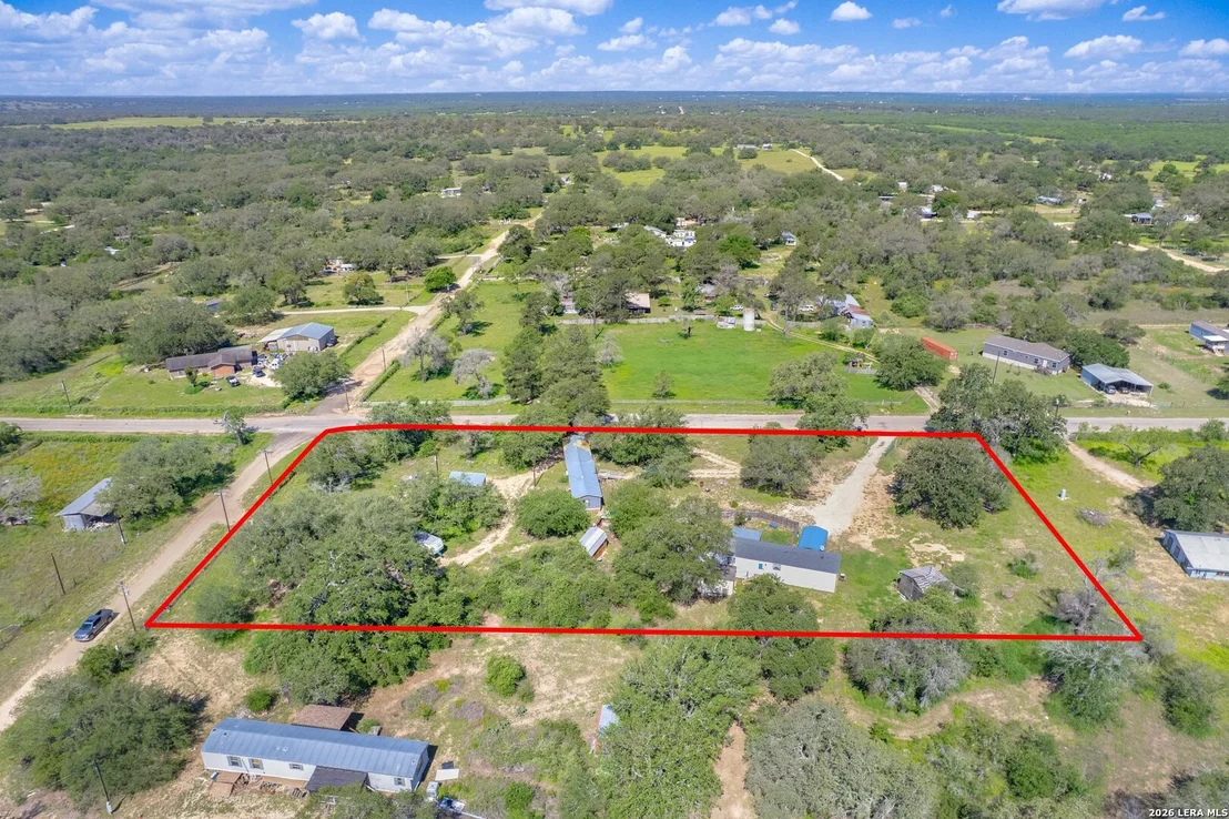 Photo of 953 Forest Oaks Dr