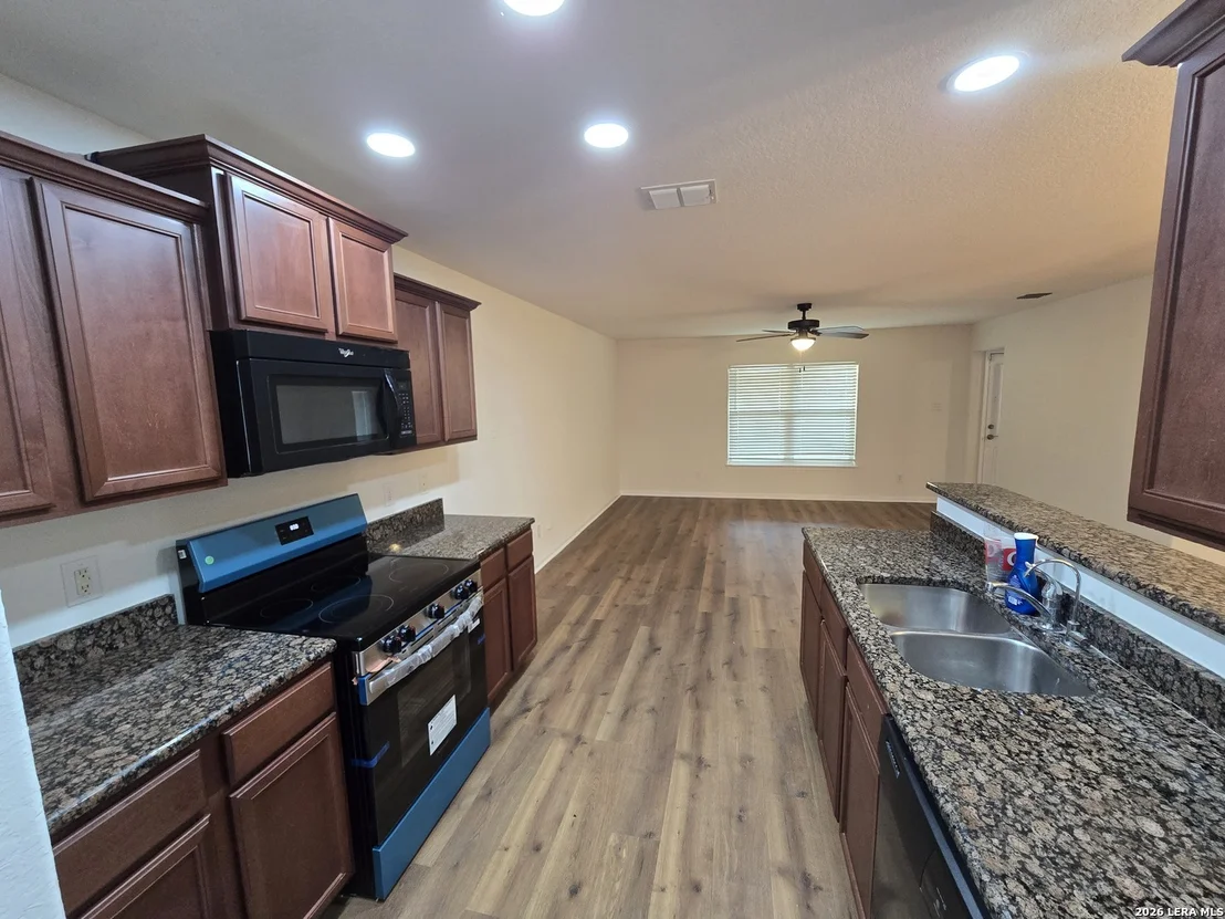 Photo of 12150 LUCKEY VW