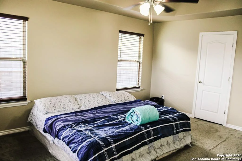 Photo of 908 W Bates St