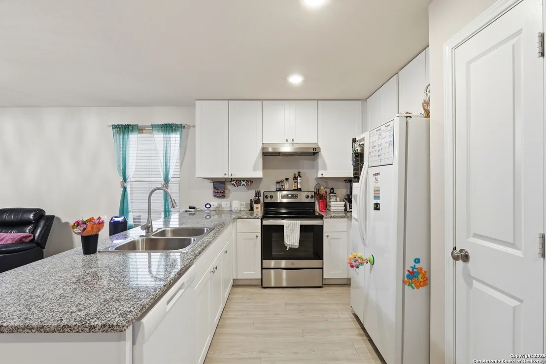 Photo of 5643 Vista Pont