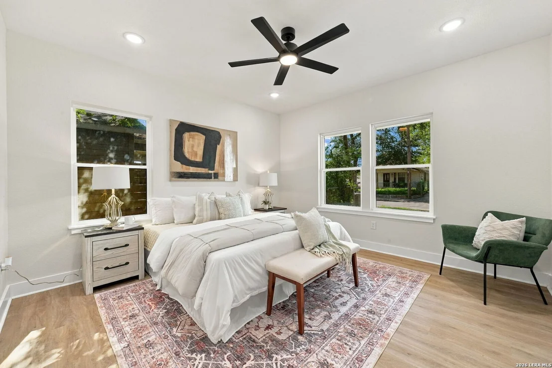 Photo of 237 Carle Ave