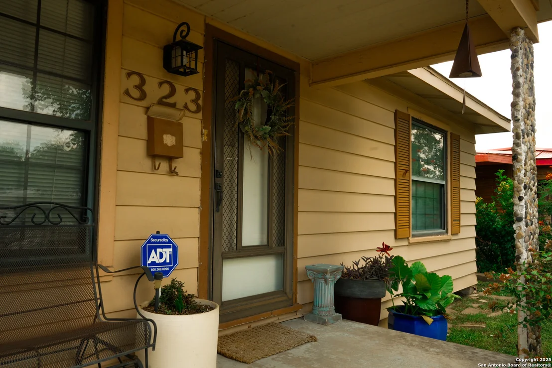 Photo of 323 Pletz