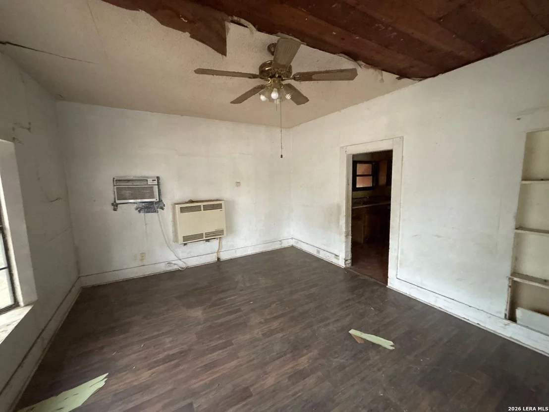 Photo of 351 Barrett