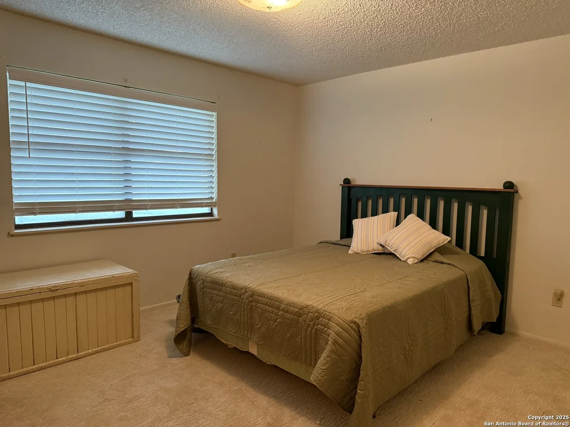 Photo of 609 B & R RD