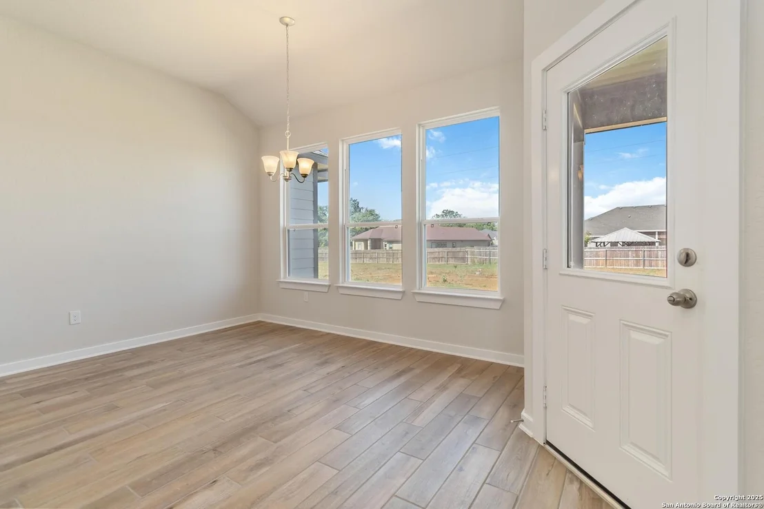 Photo of 1587 Vista View Drive