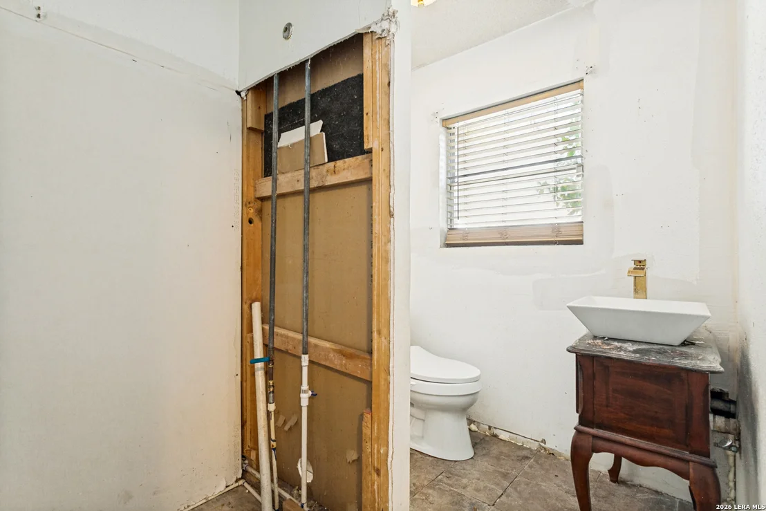 Photo of 247 Edna