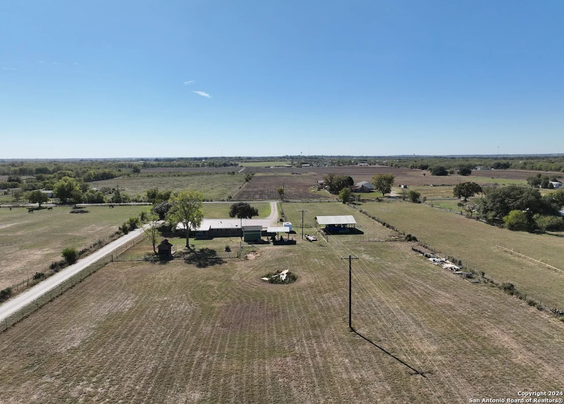 Photo of 458 COUNTY ROAD 664