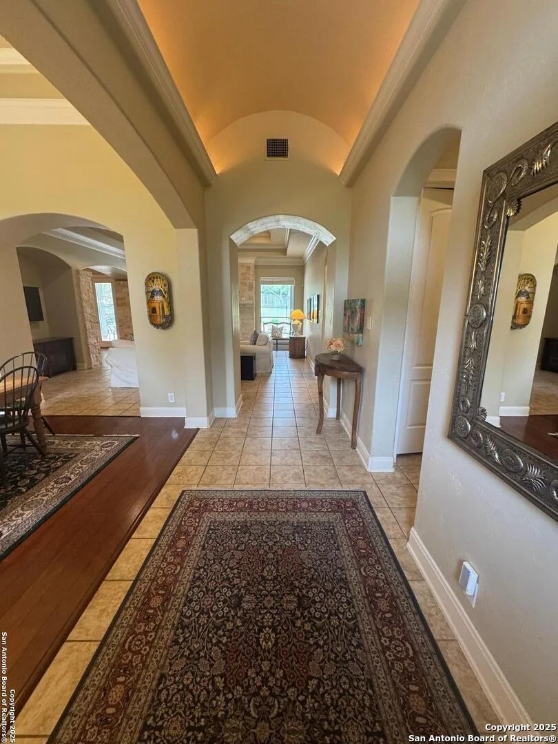 Photo of 2818 River Way