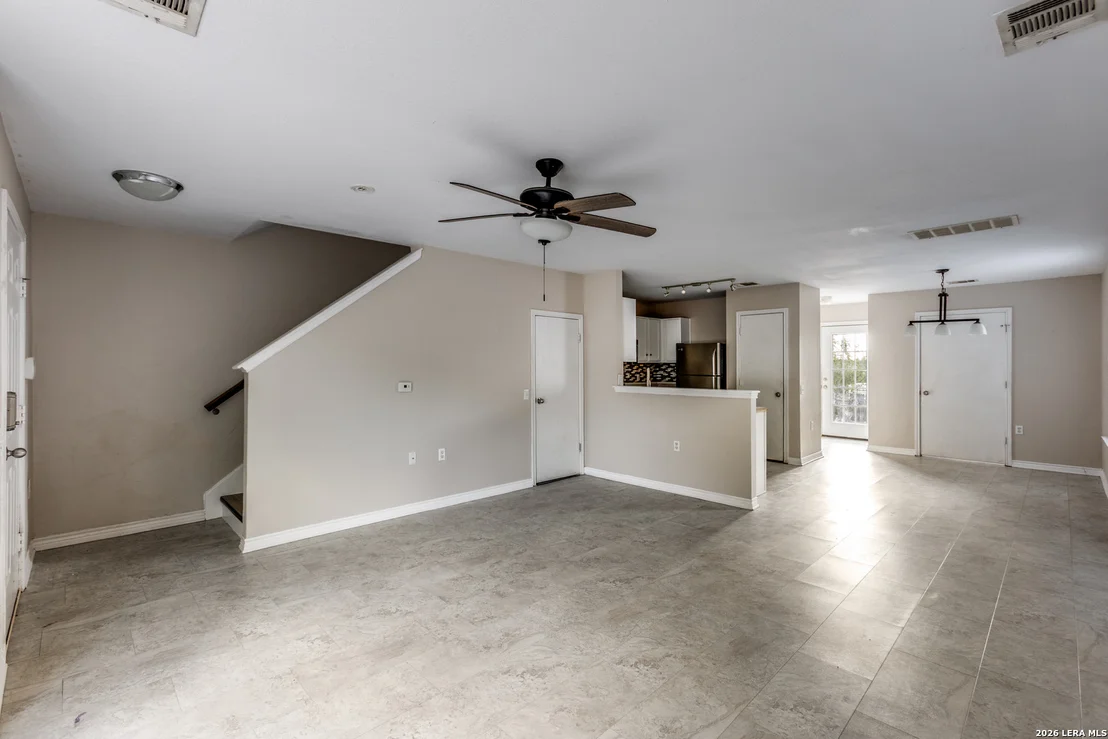 Photo of 11812 Lima