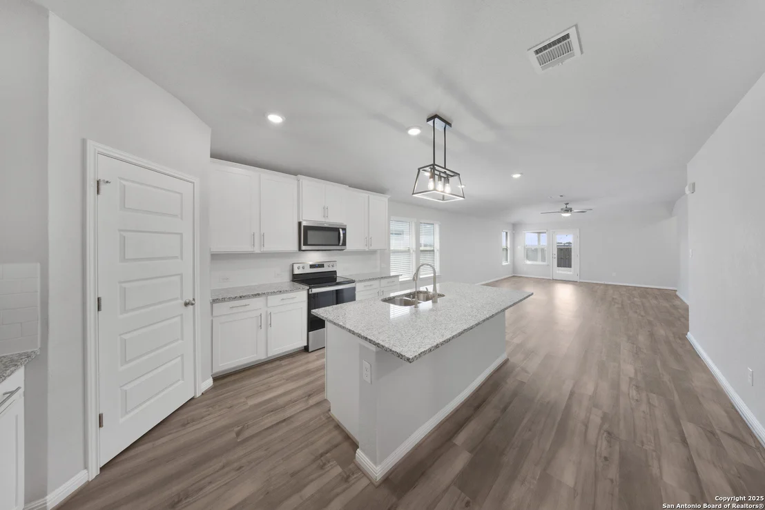 Photo of 752 Clara Park