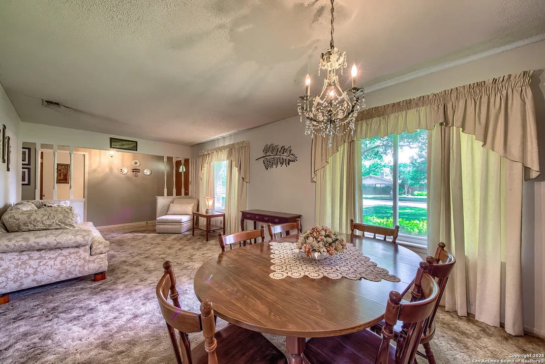 Photo of 1206 Acorn