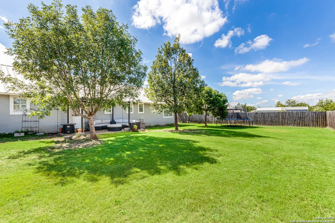 Photo of 1299 OAKRIDGE DR