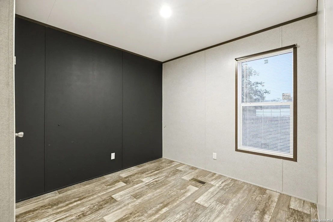 Photo of 2383 Tomblin