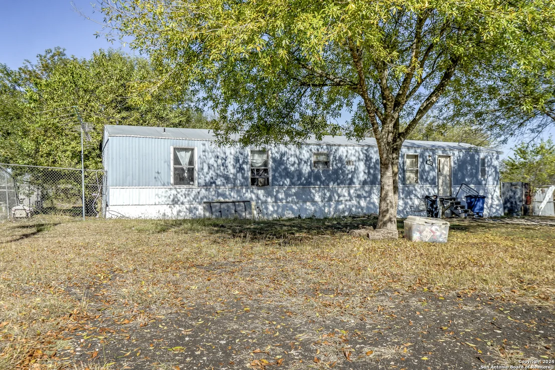 Photo of 1122 Valeria
