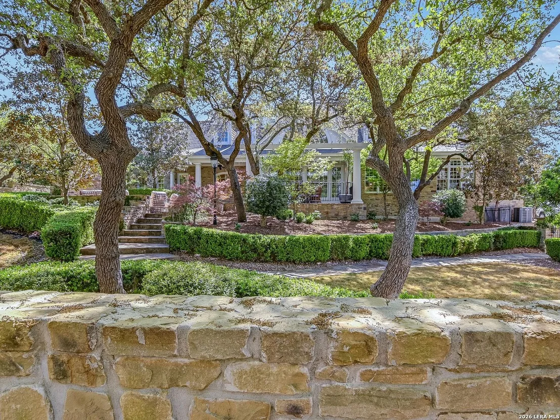 Photo of 914 Moonlight Dr