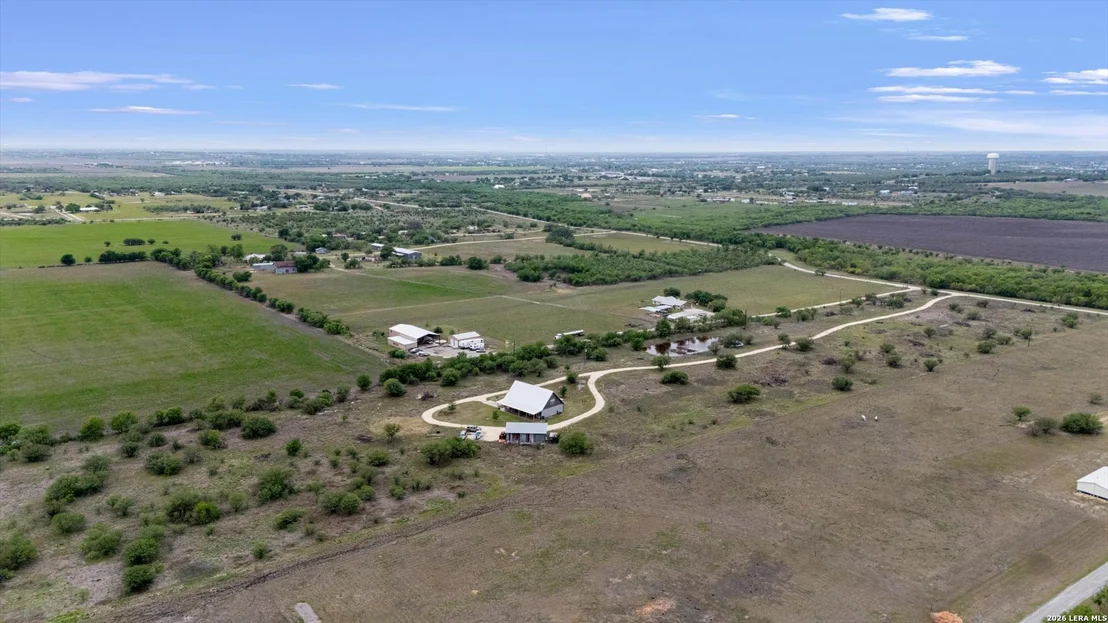 Photo of 707 CREEK RD