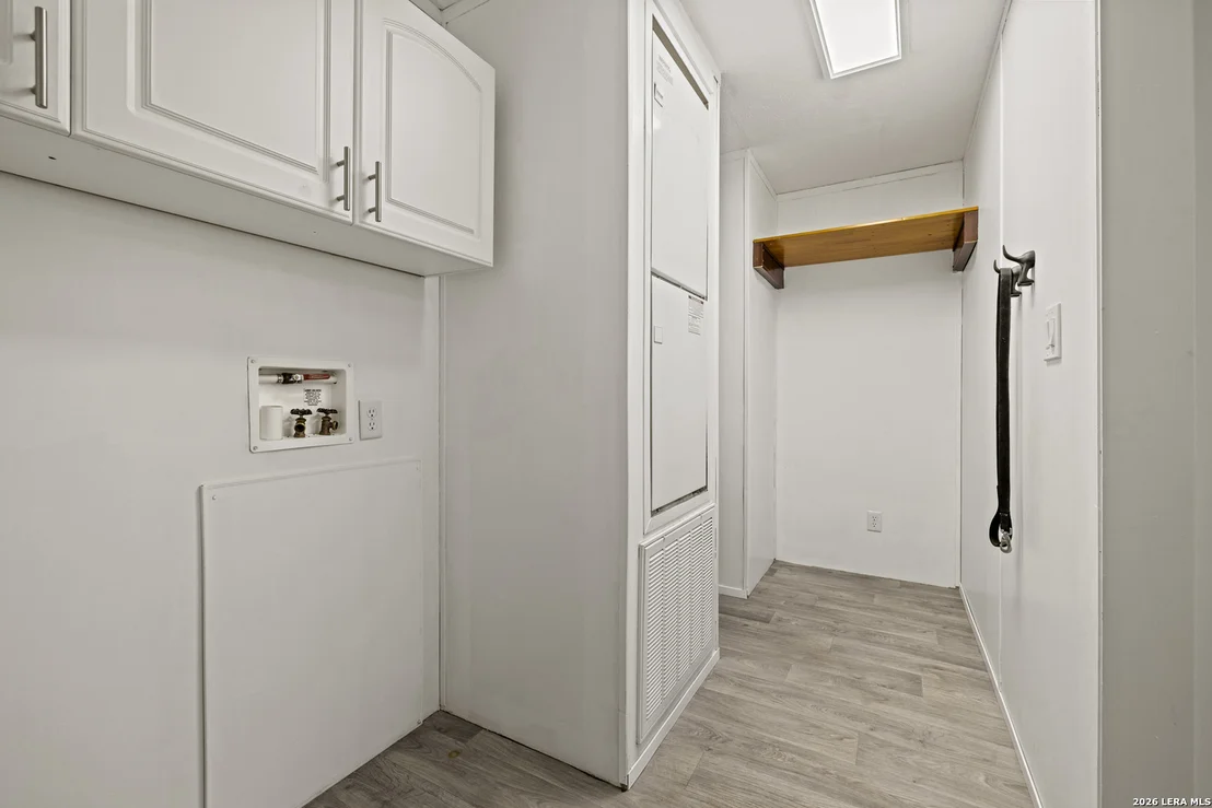 Photo of 429 Spanish Oak