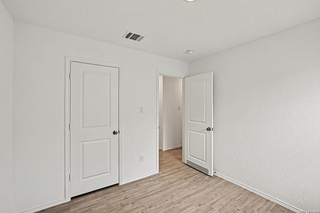 Photo of 5415 Daphne
