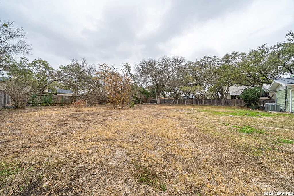Photo of 355 Donella
