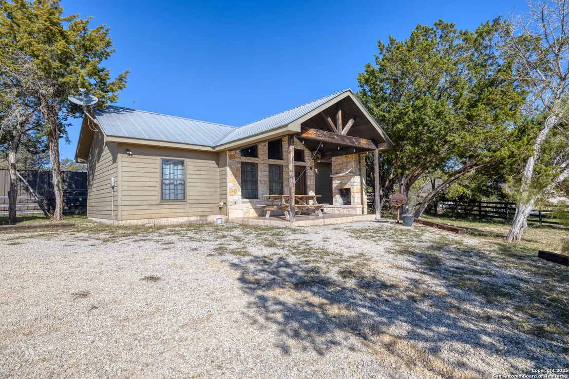 Photo of 1546 CR 348 (RIVER RD)