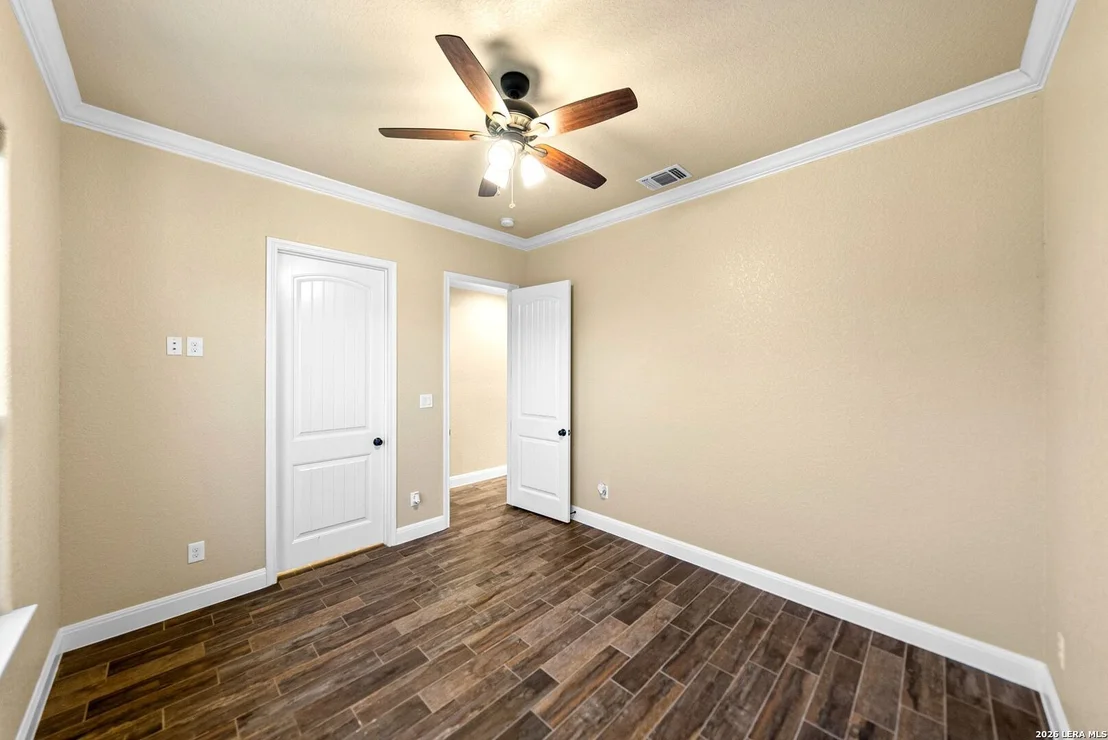Photo of 1009 Bluebonnet Ln