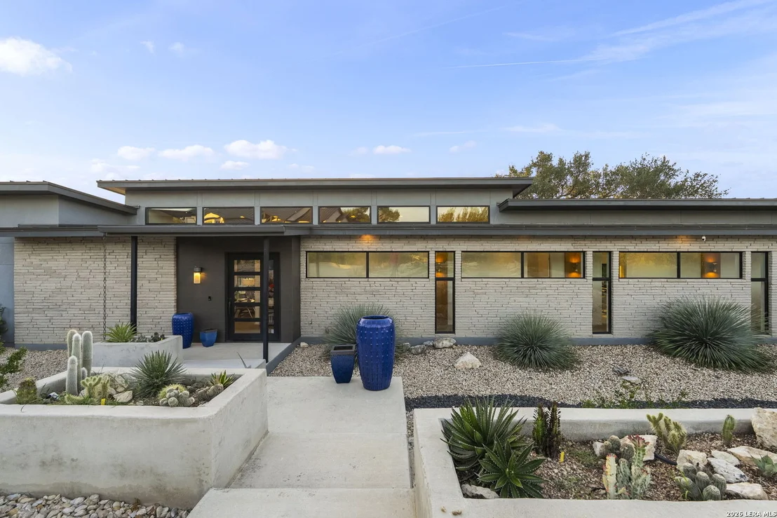 Photo of 352 Arthur Ct
