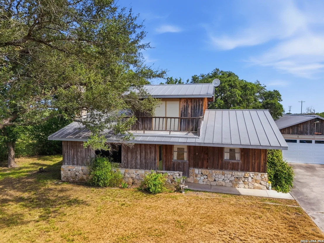 Photo of 383 County Road 404