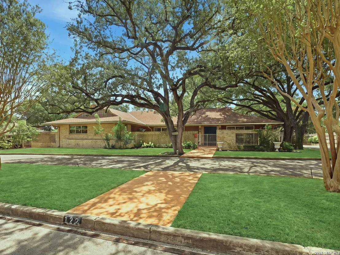 Photo of 122 LABURNUM DR