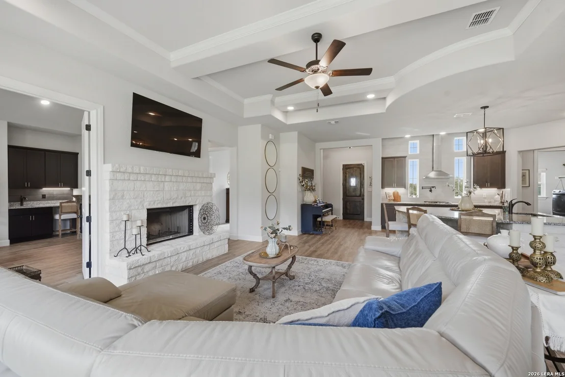 Photo of 212 HIGH POINT CIR