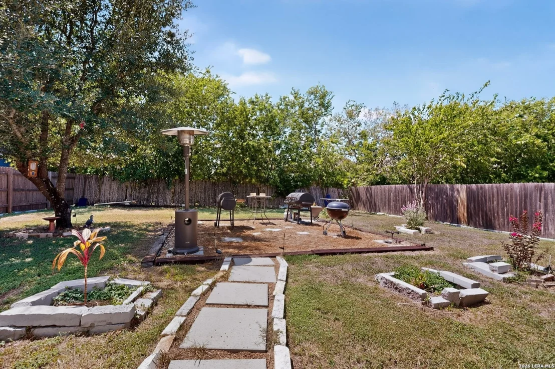 Photo of 633 NORTHGAP DR
