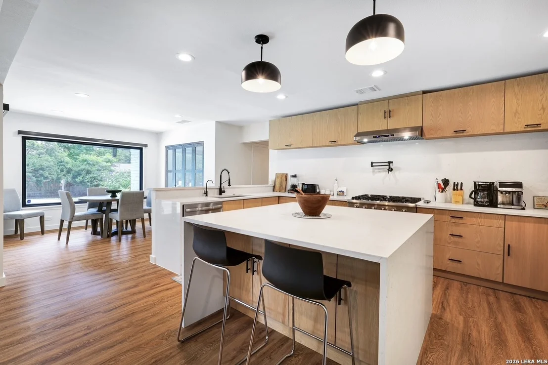 Photo of 204 Gardenview